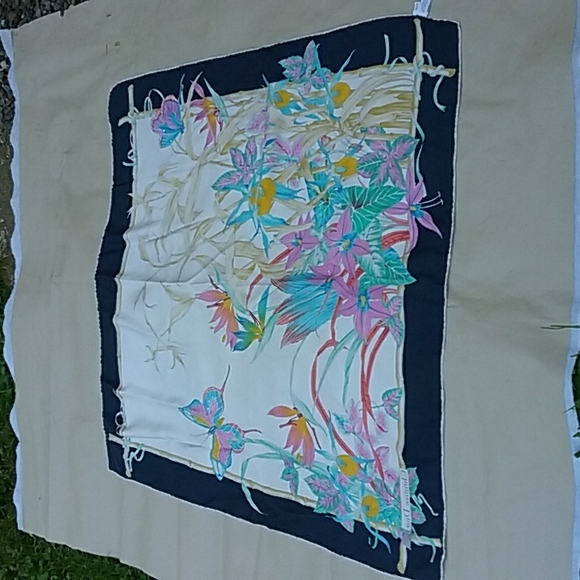 Christian Dior silk scarf size 34 x 34 Made in Italy Vintage - Picture 6 of 15